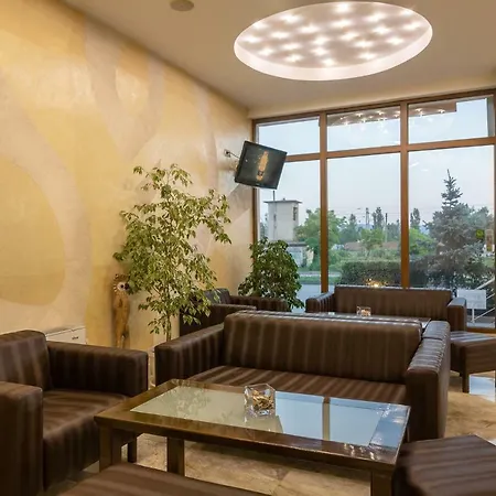 阿达莫酒店 酒店 瓦爾納