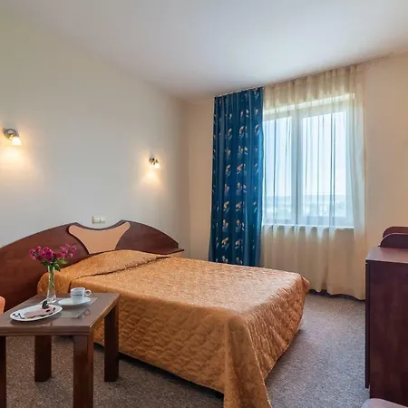 阿达莫酒店 酒店