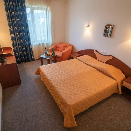 阿达莫酒店 3* 瓦爾納