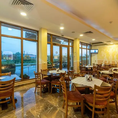 阿达莫酒店 酒店