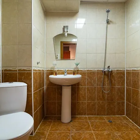 阿达莫酒店 酒店 瓦爾納