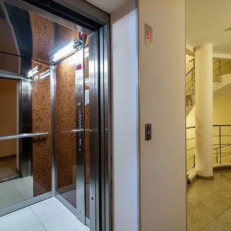 阿达莫酒店 酒店 3*