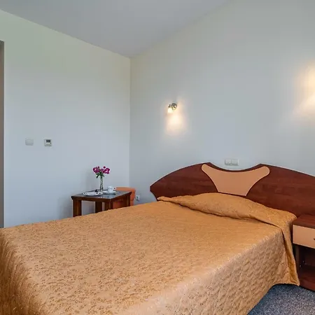 阿达莫酒店 3* 瓦爾納