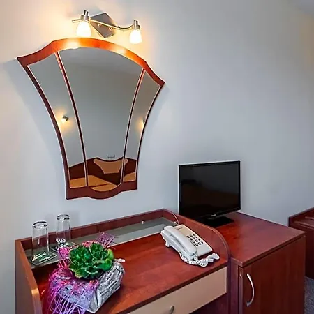 Adamo Hotel 3*