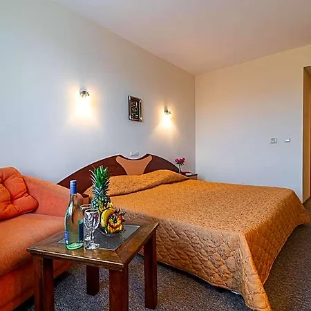Adamo Hotel 3*