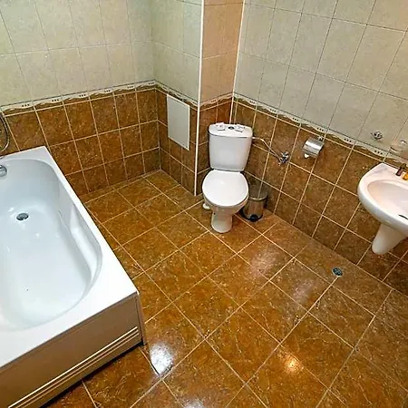 Adamo Hotel 3*
