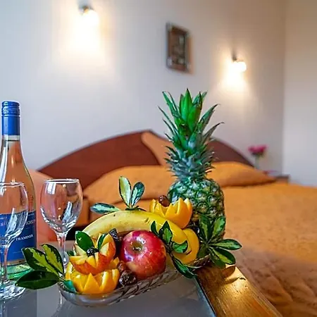 Adamo Hotel 3*