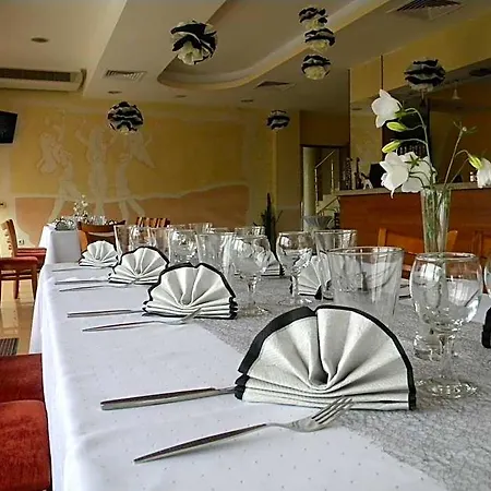 Adamo Hotel